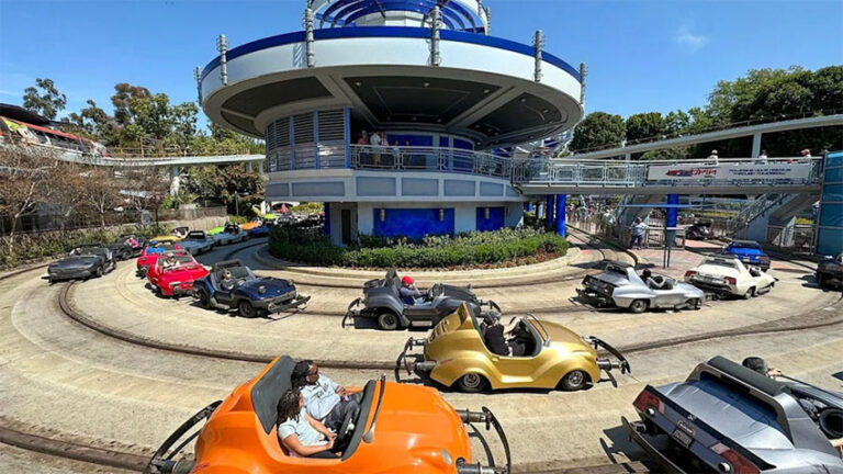Disneyland-attraction-must-