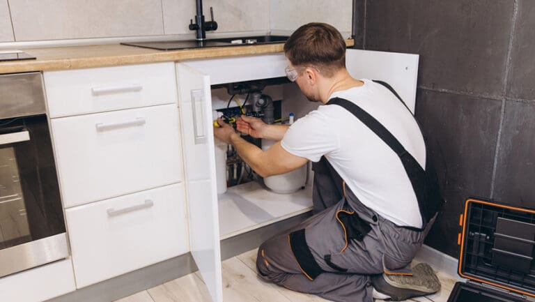 Universal Credit families to get £4,500 apprenticeship bursary