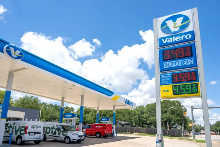 US Gas Prices Remain Elevated Amid Ongoing Middle East Tensions US Gas Prices Remain Elevated Amid Ongoing Middle East Tensions