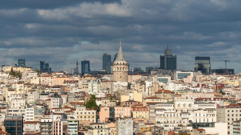 A Culinary Journey Through Istanbul: The Ultimate Food Guide