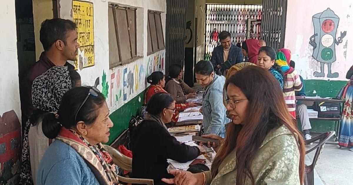 Rush Hour: 33% voters deleted from Delhi draft list, SC stays FIR against ‘Mohammed’ Deepak & more