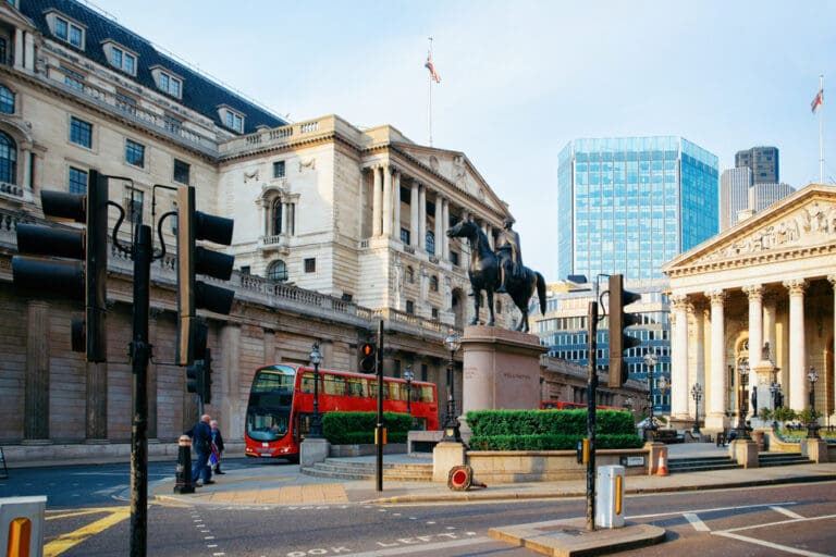 UK sells ten-year gilts at 5.155%, highest rate since 2007