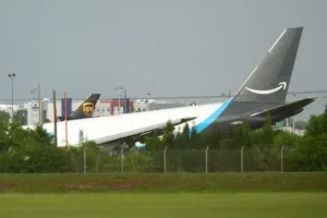 At Least 5 Dead as Amazon Cargo Aircraft Overruns Runway at Miami Airport