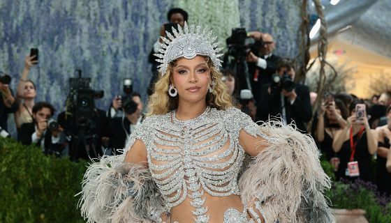 Collabs de Cumpleaños: Beyoncé Celebrates 20 Years Of ‘B’Day’ With Anniversary Album Featuring Long-Awaited Selena Feature & A Nod To Celia Cruz
