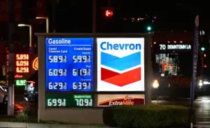 Oil Rises More Than 2 Percent Following US Attack on Iranian Island