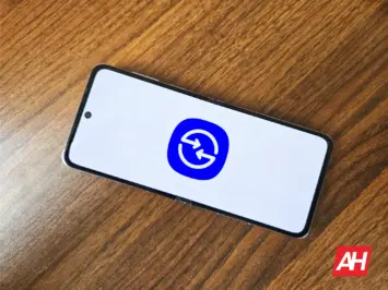 Quick Share's AirDrop support is starting to hit the Pixel 7 and Pixel 8